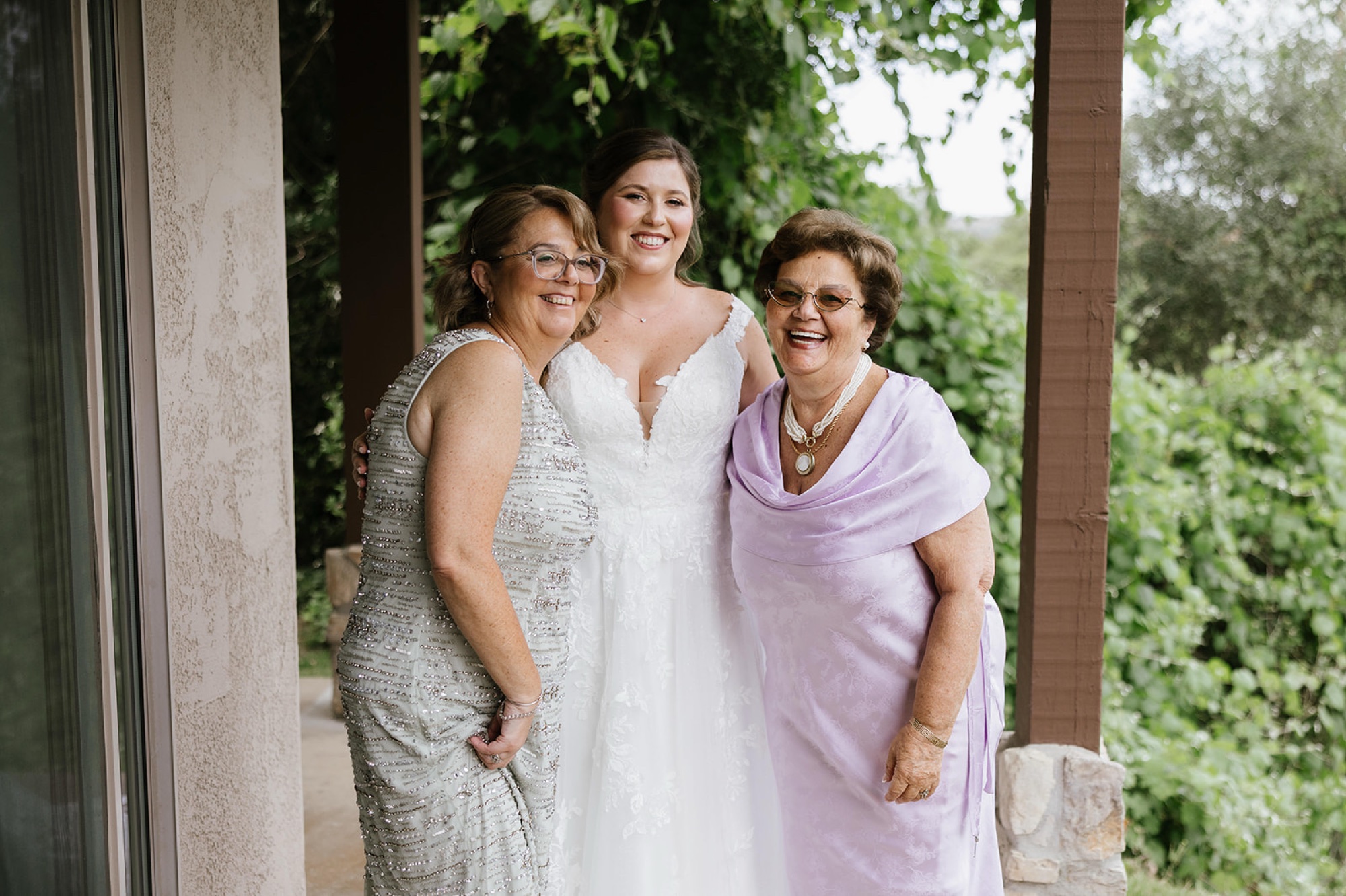 wedding at Temecula Creek Inn family photos with bride
