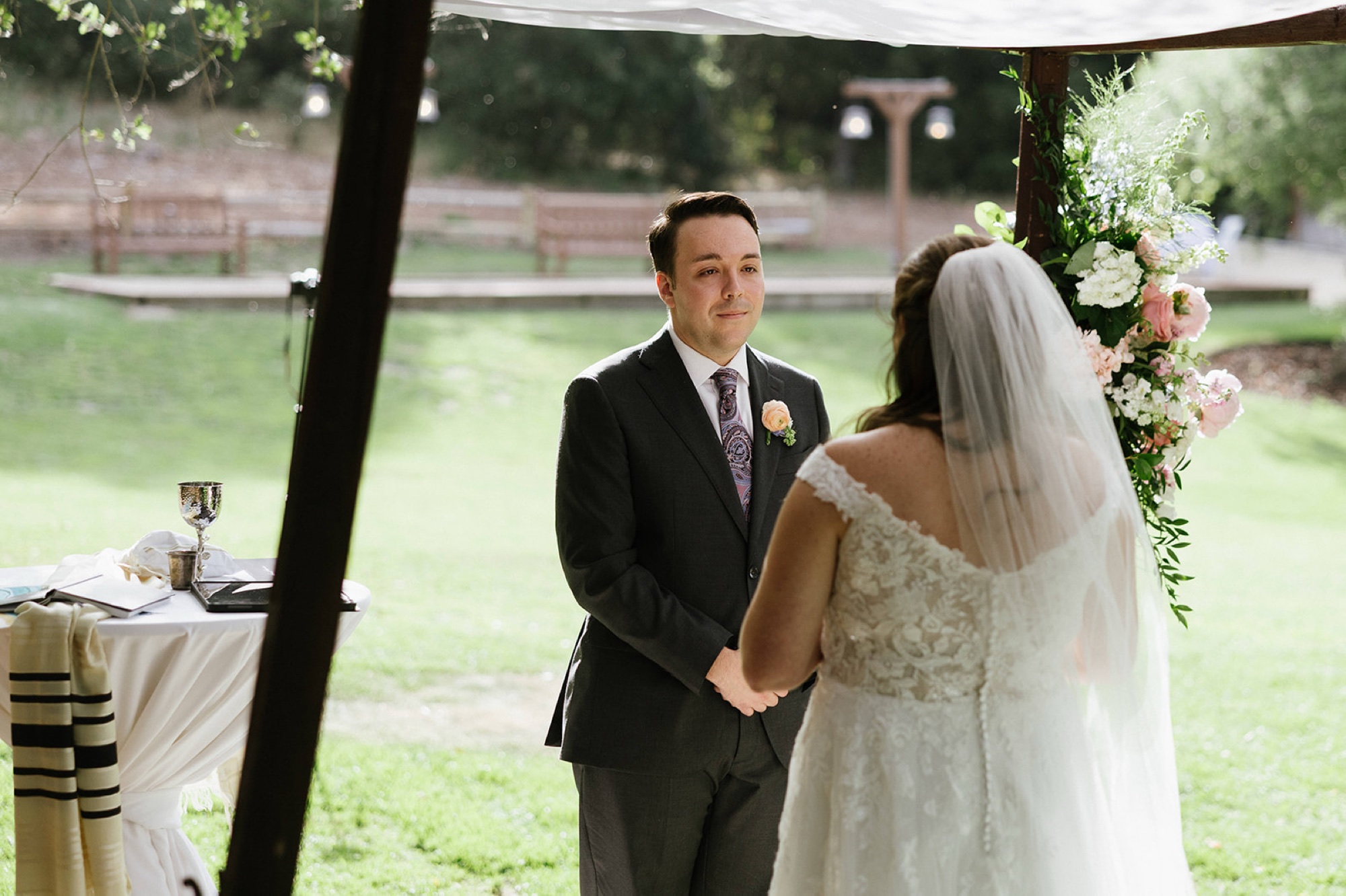 how to take good wedding ceremony photos; wedding ceremony photography tips