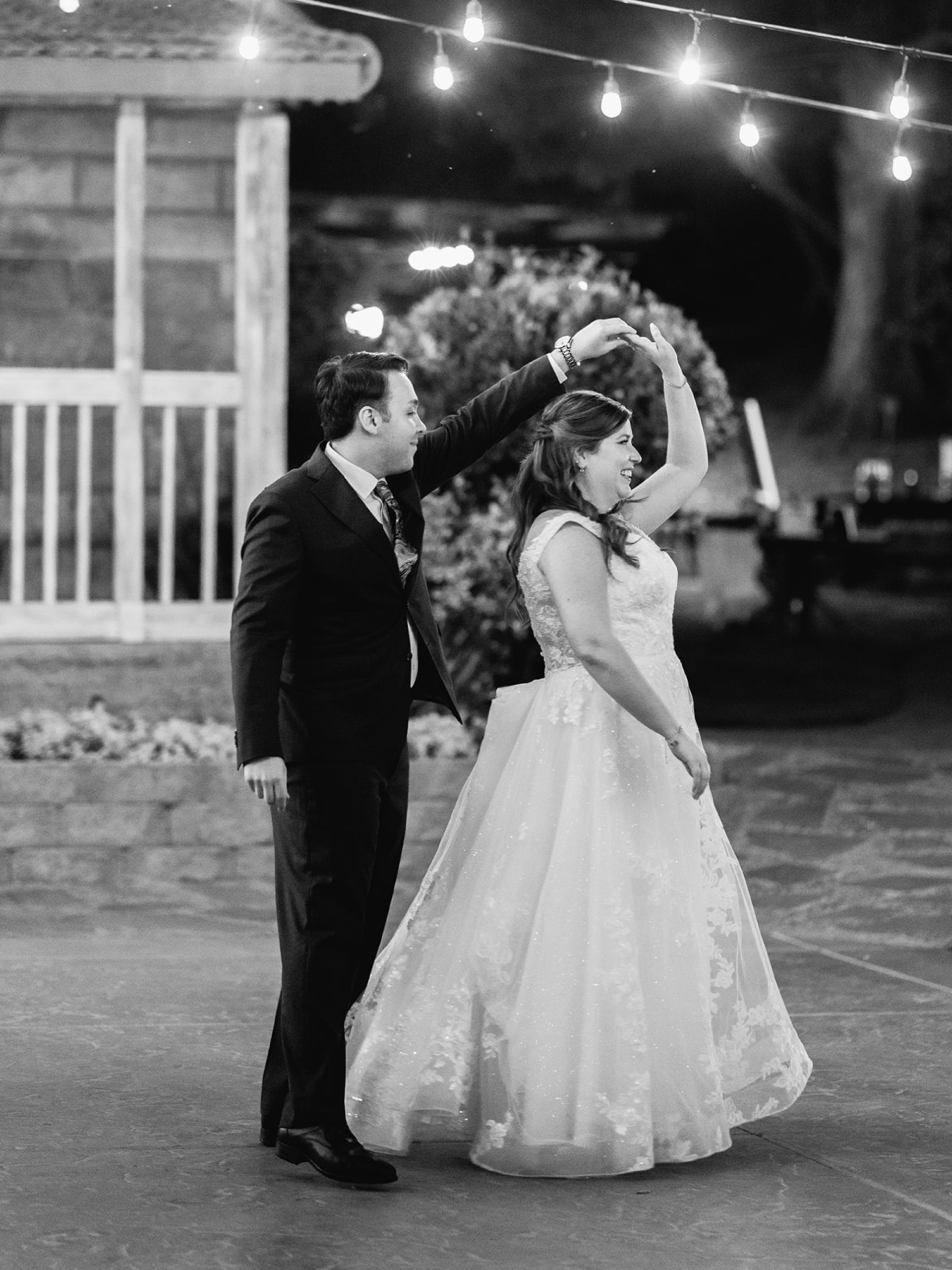 wedding reception photography tips: capturing emotions and people; first dance